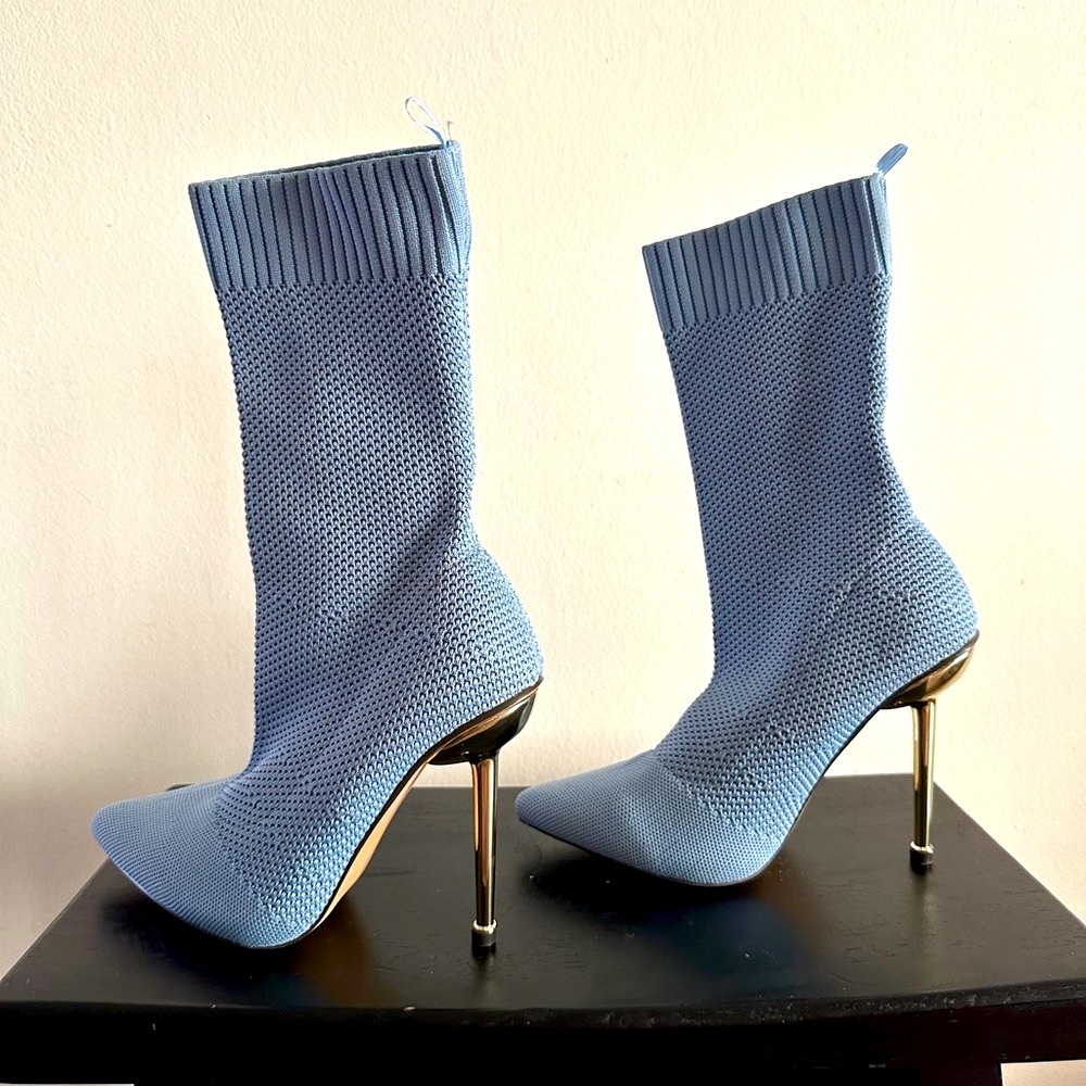 FOREVER 21 Light Blue Bootie Gold Heel SIZE 5.5 Glam Party Night Out Pointed - Picture 2 of 5